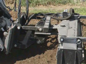 Erskine Floating soil conditioner for skid steer loader