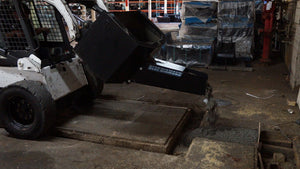 Cuchara dispensadora BLUE DIAMOND para minicargadoras