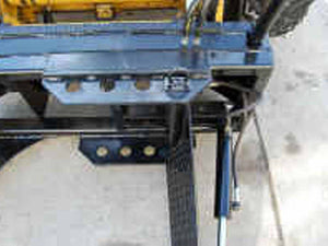 DPM nursery jaws hybrid for machines using universal skid steer coupler