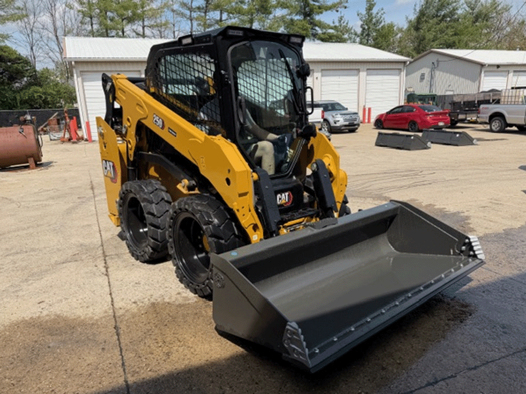 Spider Attachments Severe Duty Compact Track Loader and Skid Steer Bucket