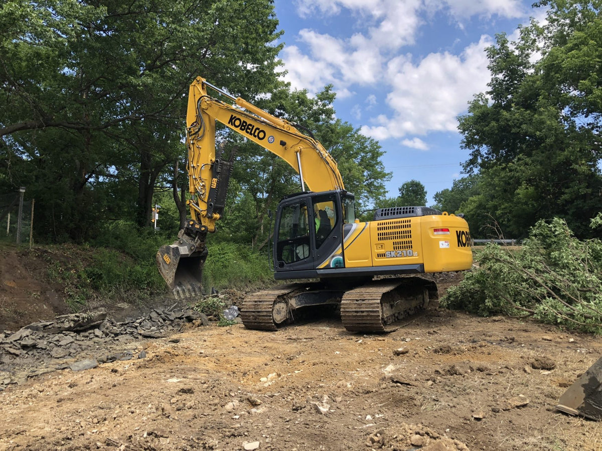 WERK-BRAU Tilting Coupler for 24,000 - 33,000 lbs. Excavators (12MT)