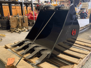 SPIDER ATTACHMENTS 24" Dirt Bucket BOBCAT X-Change coupler