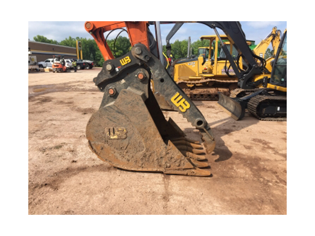 WERK-BRAU D-Lock Variable Center Hydraulic Coupler for 42,000 - 68,000 lbs. Excavators (20,25 & 30MT)