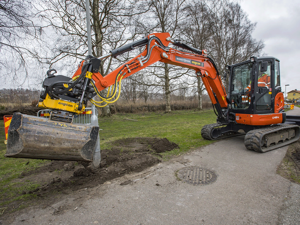 ENGCON EC206 tiltrotator coupler for 8800 to 13000 lbs. excavators