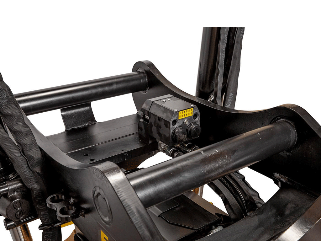 ENGCON EC226 tiltrotator coupler for 41900 to 57300 lbs. excavators