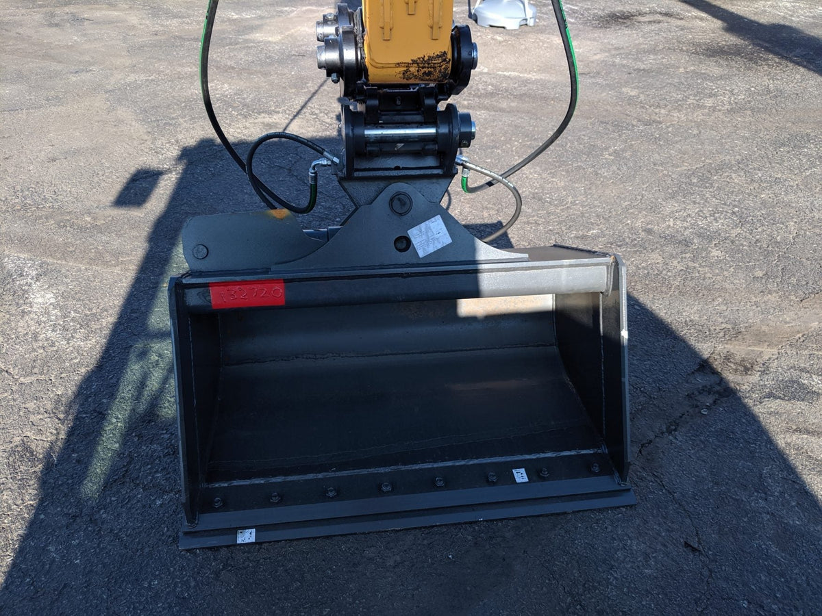 WERK-BRAU Tilt Bucket for 5,000 -11,000 lbs. Excavators. (Mini 1, 15 & 2)