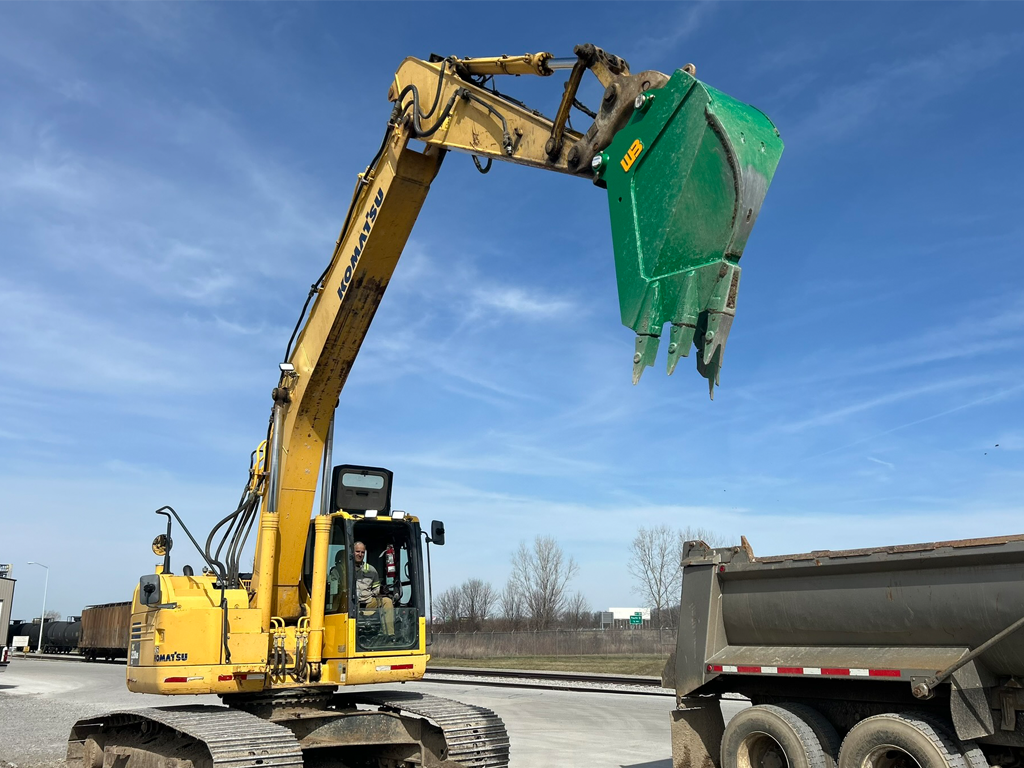 WERK BRAU Reverse V-Line Rock bucket for excavators 68,000 - 105,000 lbs (35 & 40MT)