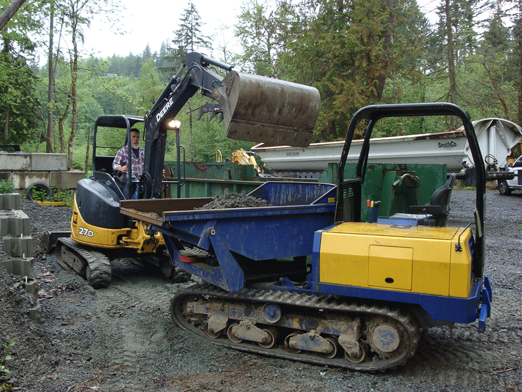 CANYCOM S300PD Heavy Duty Track Carrier with Pivot Dump