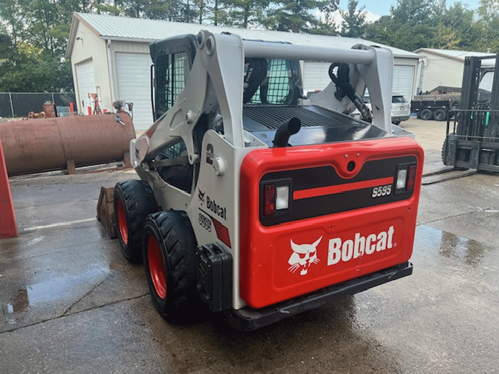 BOBCAT S595 Skid Steer Loader