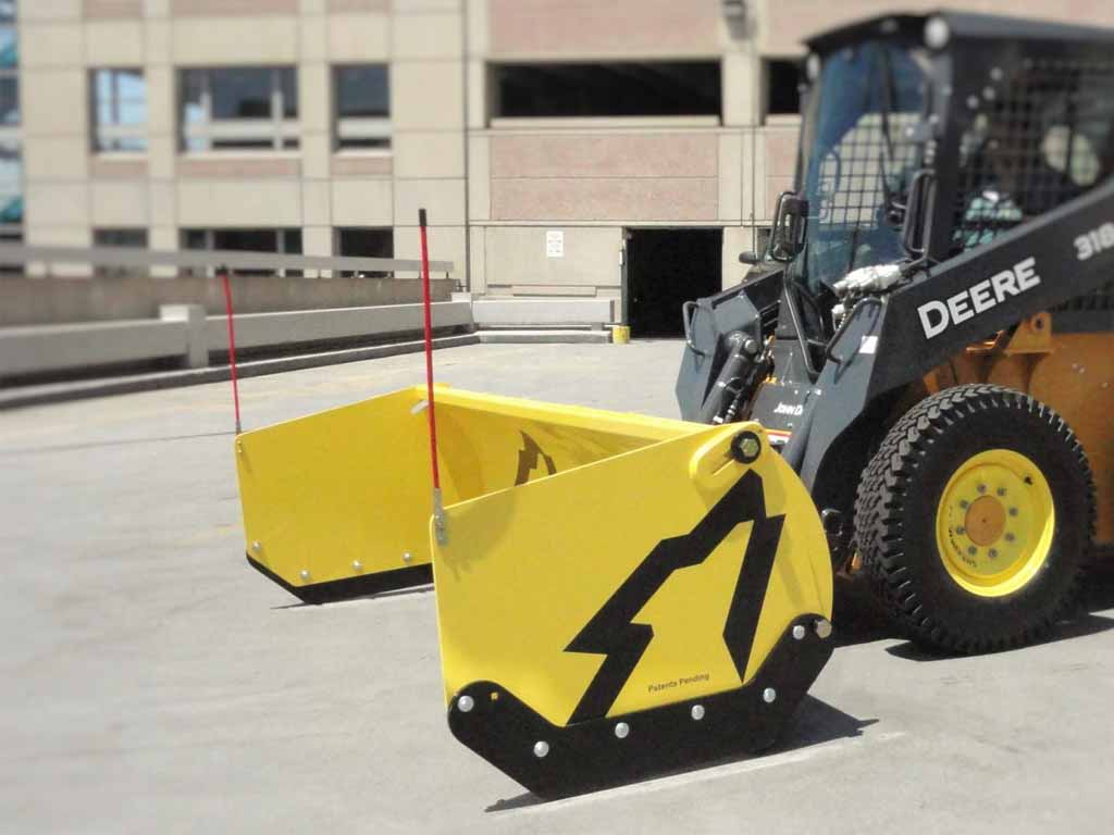 SNOW WOLF Ultra Pusher TE and TE/XT snow push with trip edge for Skid steers