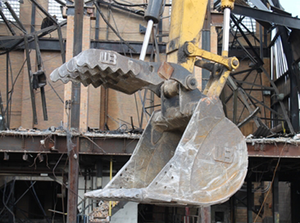 WERK-BRAU Main Pin hydraulic thumb for excavators 105,000 - 125,000 lbs. (50MT)
