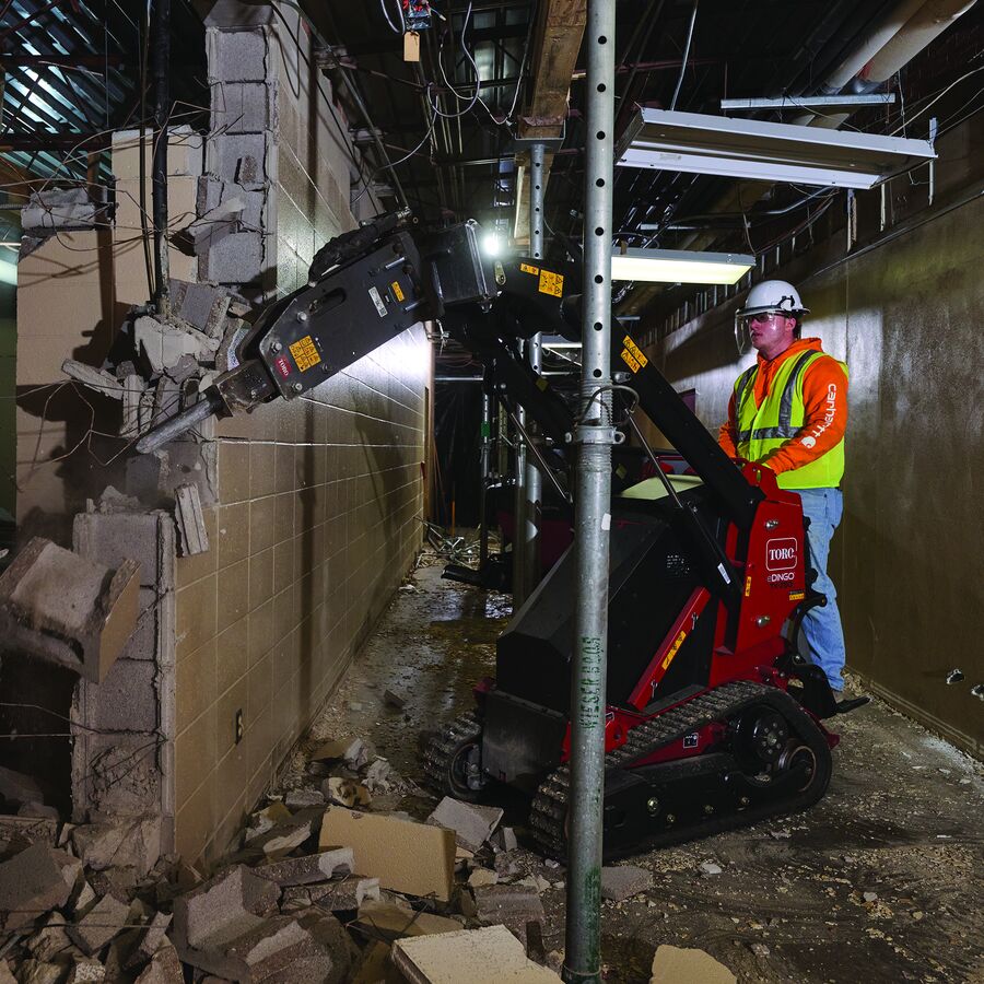 TORO eDingo® TX 750 Electric Track Loader