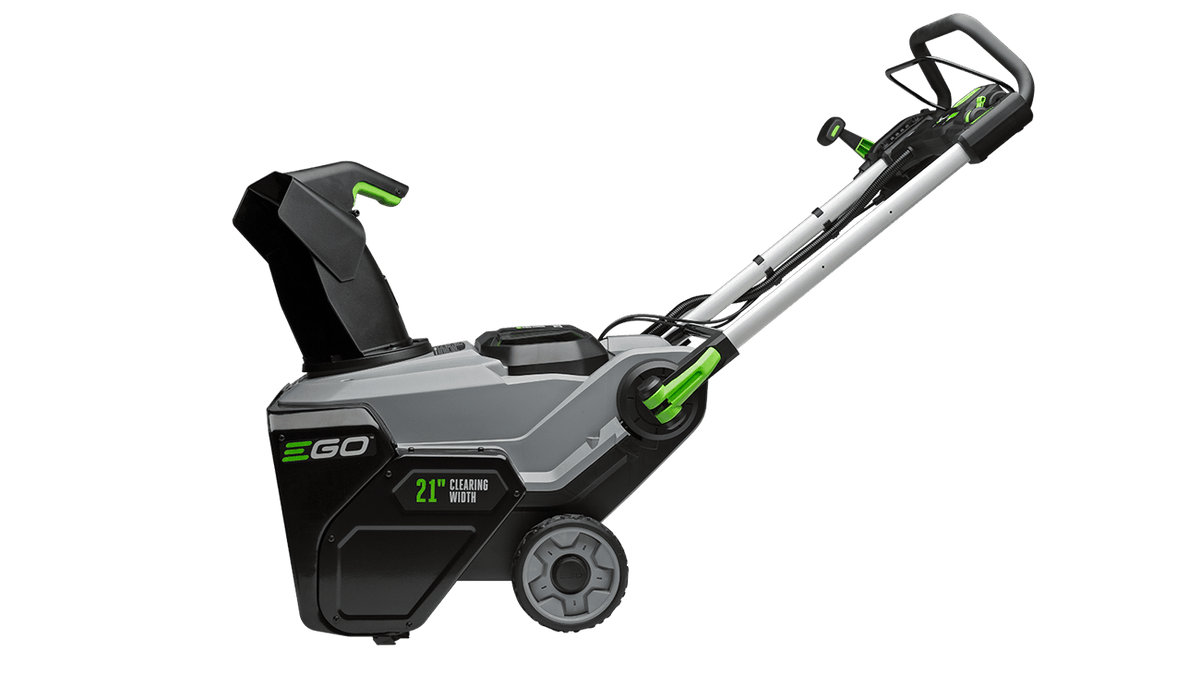 Quitanieves EGO Power Plus de 21" con potencia máxima y hoja de goma