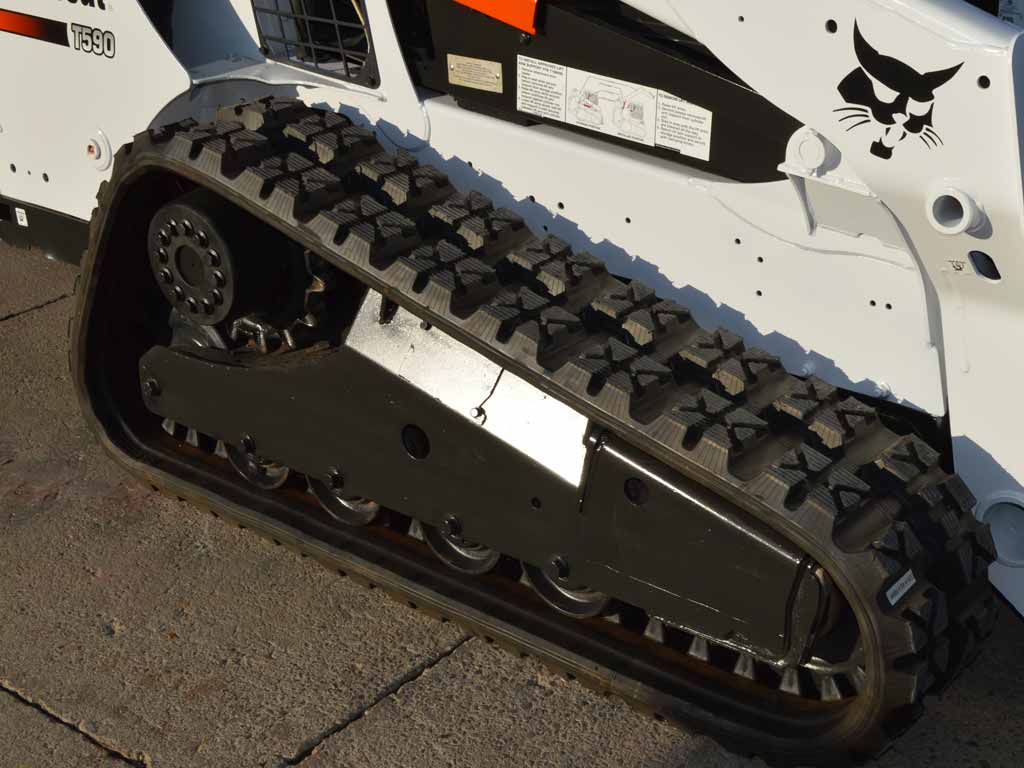 BOBCAT T590 COMPACT TRACK LOADER (SN. A3NR11825)