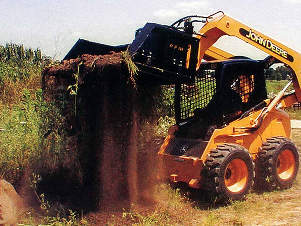 Remlinger Series 700 Skid Steer Screening Bucket