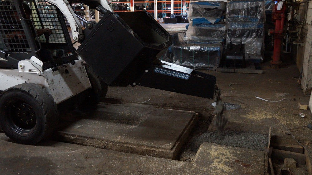 Cuchara dispensadora BLUE DIAMOND para minicargadoras