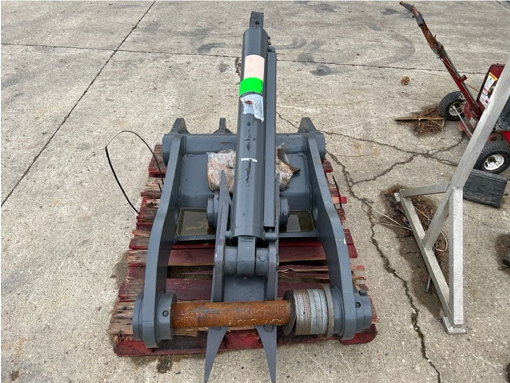 TAG HT200 MAIN PIN HYDRAULIC THUMB (CLEARANCE)