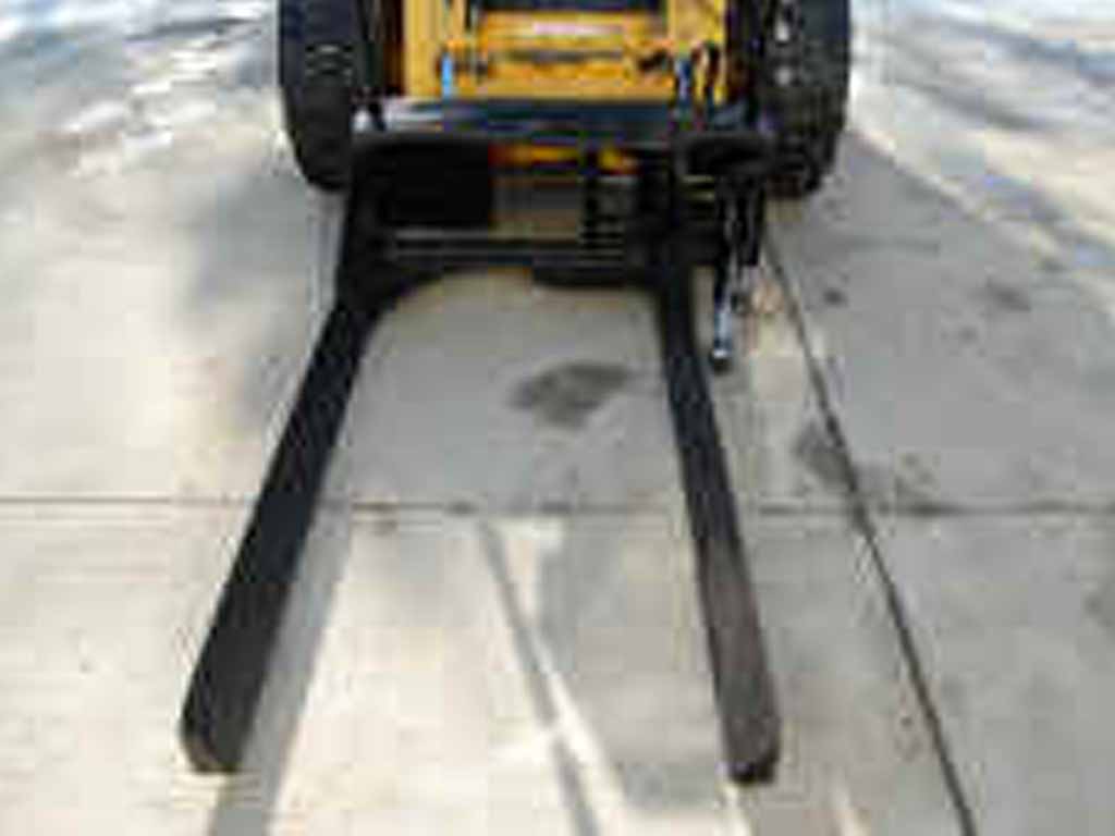 DPM nursery jaws hybrid for machines using universal skid steer coupler