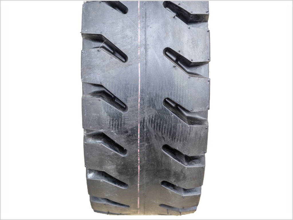 SAMSON L-5 SKID STEER TIRE, 32 X 11-16.5 / 10 PLY - tread pattern