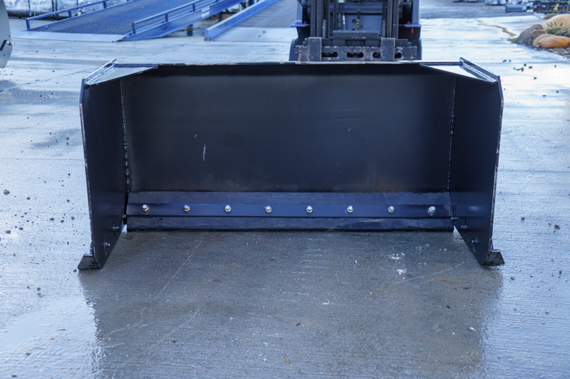BLUE DIAMOND snow push for mini loader