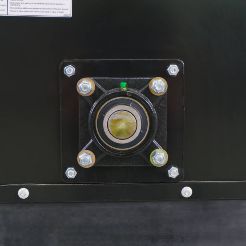 Escoba recogedora VIRNIG con depósito de agua interior para minicargadora