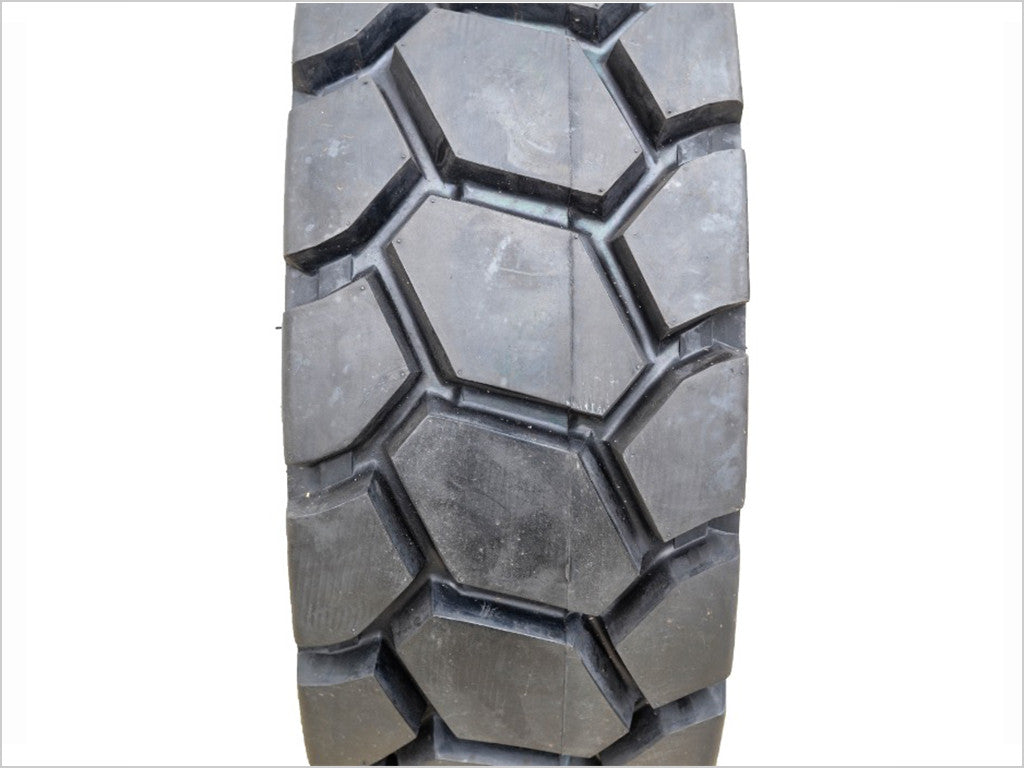 SAMSON L-4A STEEL BELTED TIRE, 10X16.5, 12 PLY - tread