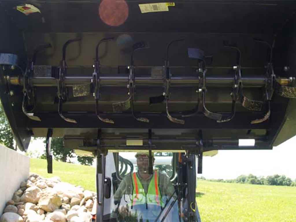 PADALIN tiller for machines with universal skid steer mounting