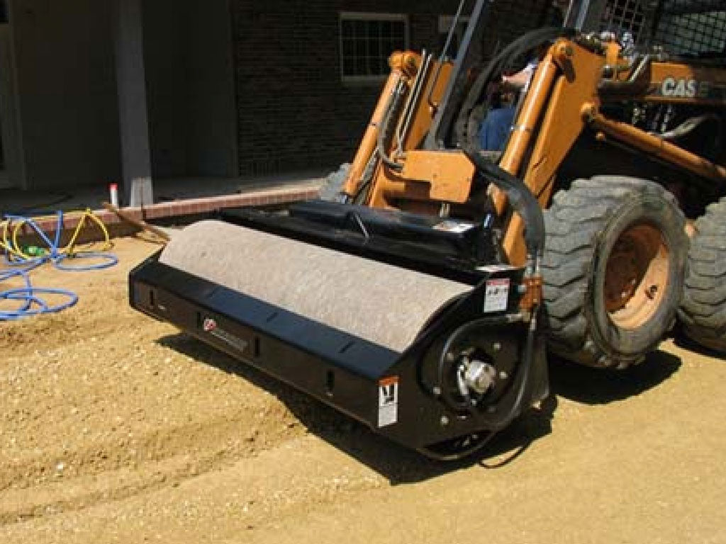 PALADIN / BRADCO vibratory roller for skid steer
