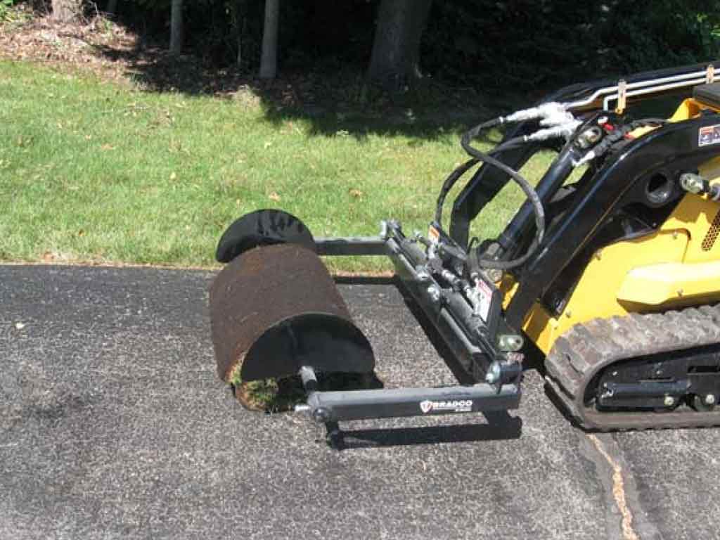 PALADIN BRADCO hydraulic mini loader sod roller